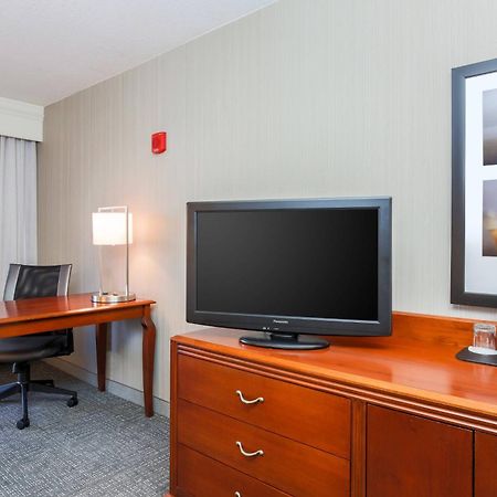Courtyard By Marriott Roseville Galleria Mall/Creekside Ridge Drive Bagian luar foto