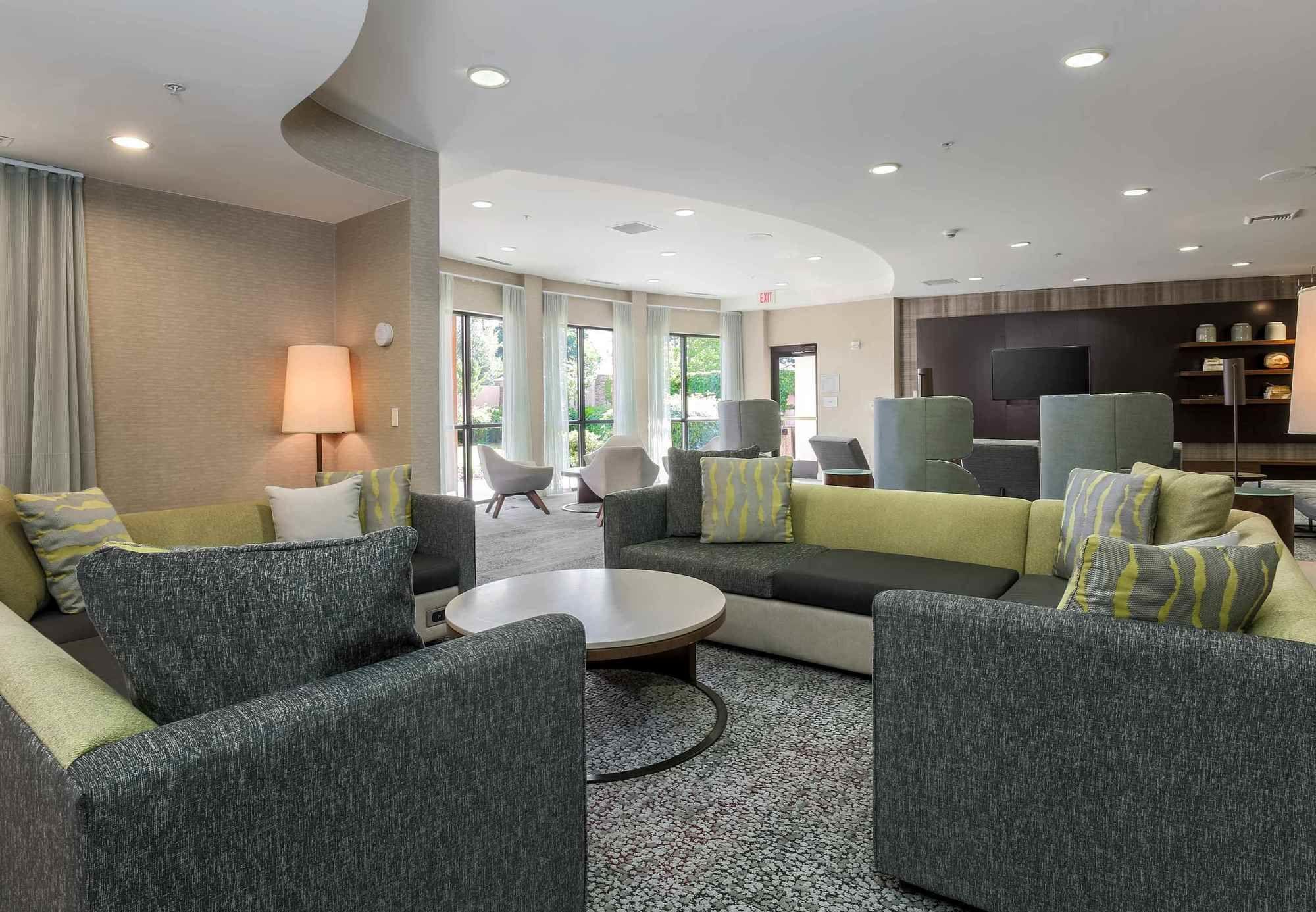 Courtyard By Marriott Roseville Galleria Mall/Creekside Ridge Drive Bagian luar foto