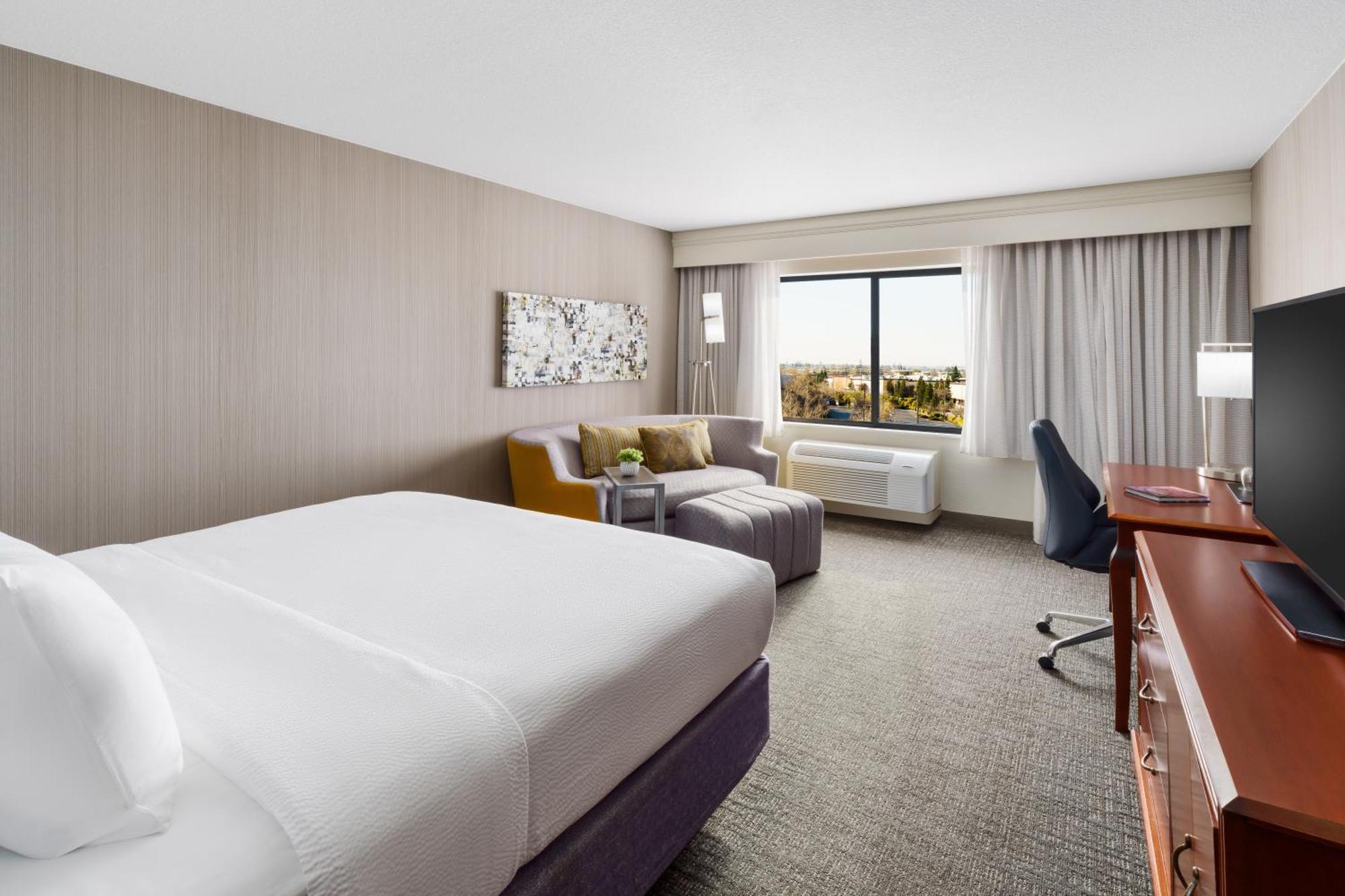 Courtyard By Marriott Roseville Galleria Mall/Creekside Ridge Drive Bagian luar foto