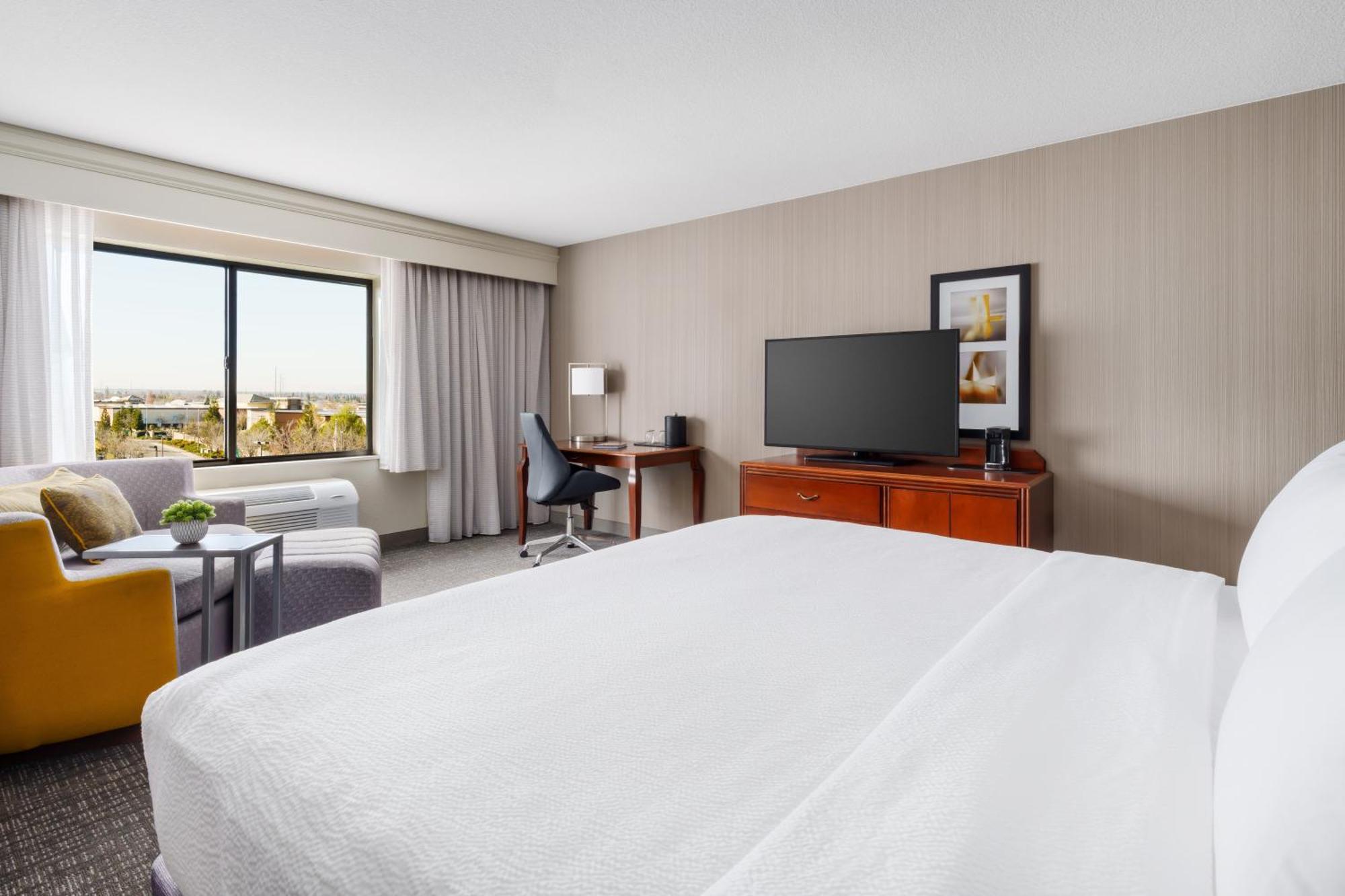 Courtyard By Marriott Roseville Galleria Mall/Creekside Ridge Drive Bagian luar foto
