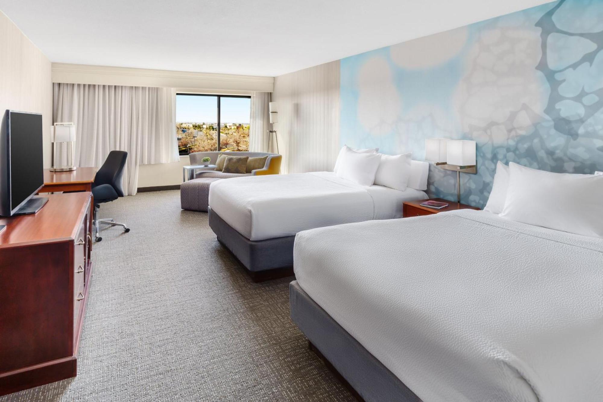 Courtyard By Marriott Roseville Galleria Mall/Creekside Ridge Drive Bagian luar foto
