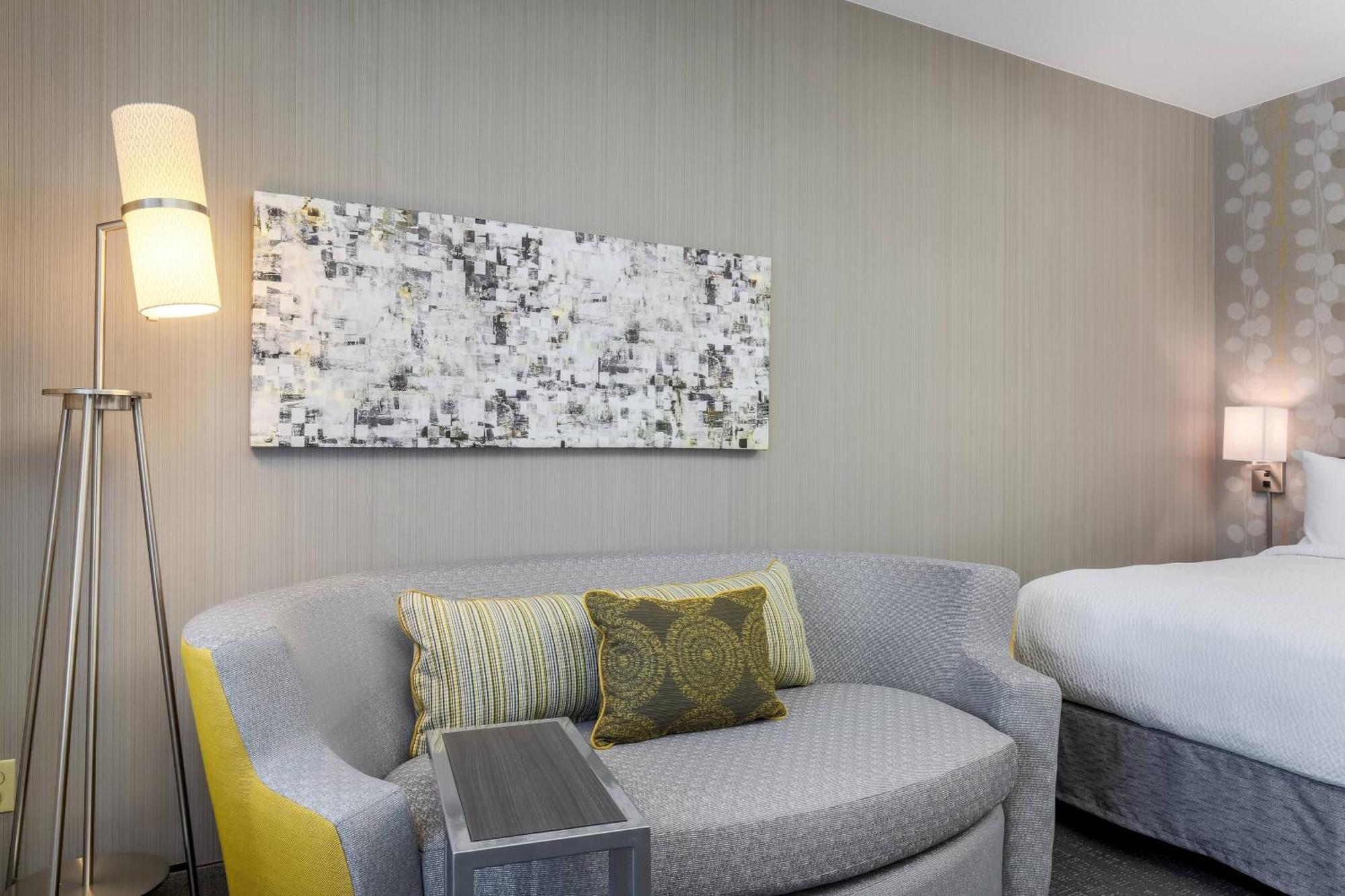 Courtyard By Marriott Roseville Galleria Mall/Creekside Ridge Drive Bagian luar foto