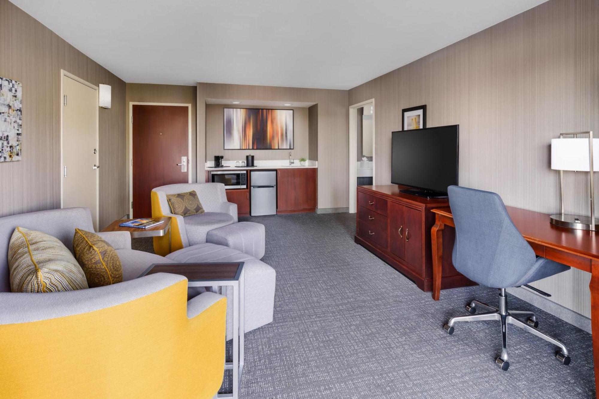 Courtyard By Marriott Roseville Galleria Mall/Creekside Ridge Drive Bagian luar foto