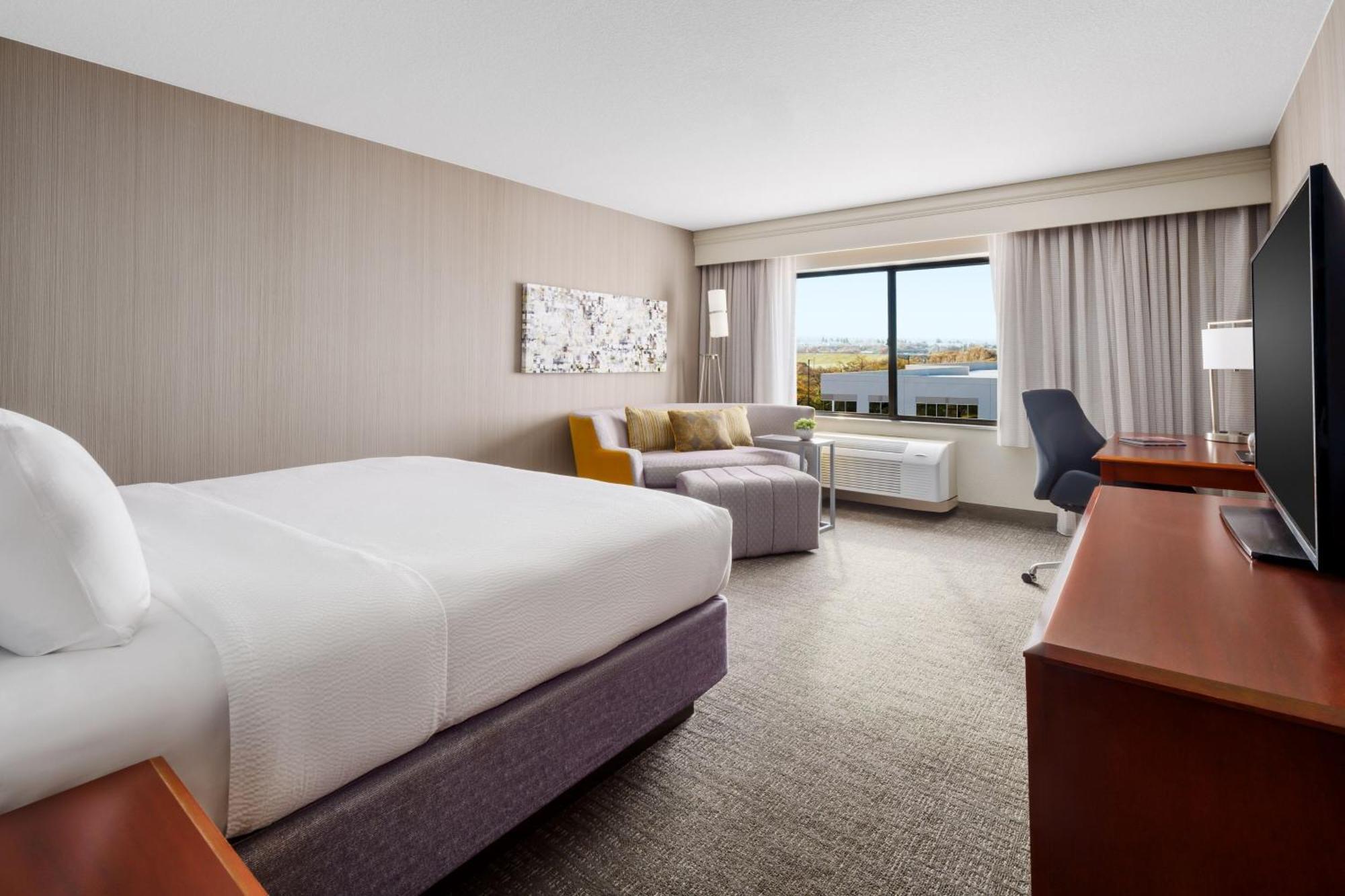 Courtyard By Marriott Roseville Galleria Mall/Creekside Ridge Drive Bagian luar foto