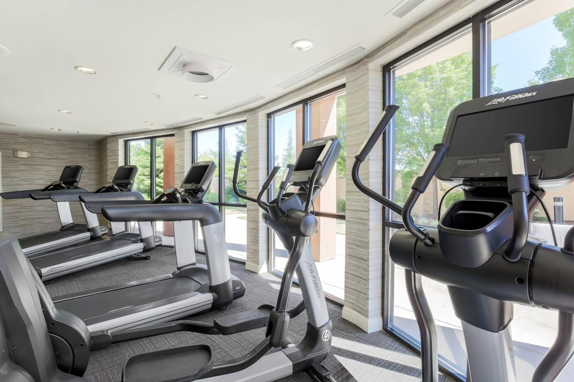 Courtyard By Marriott Roseville Galleria Mall/Creekside Ridge Drive Bagian luar foto