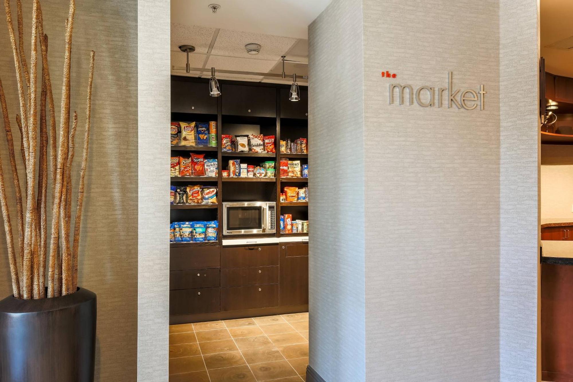 Courtyard By Marriott Roseville Galleria Mall/Creekside Ridge Drive Bagian luar foto