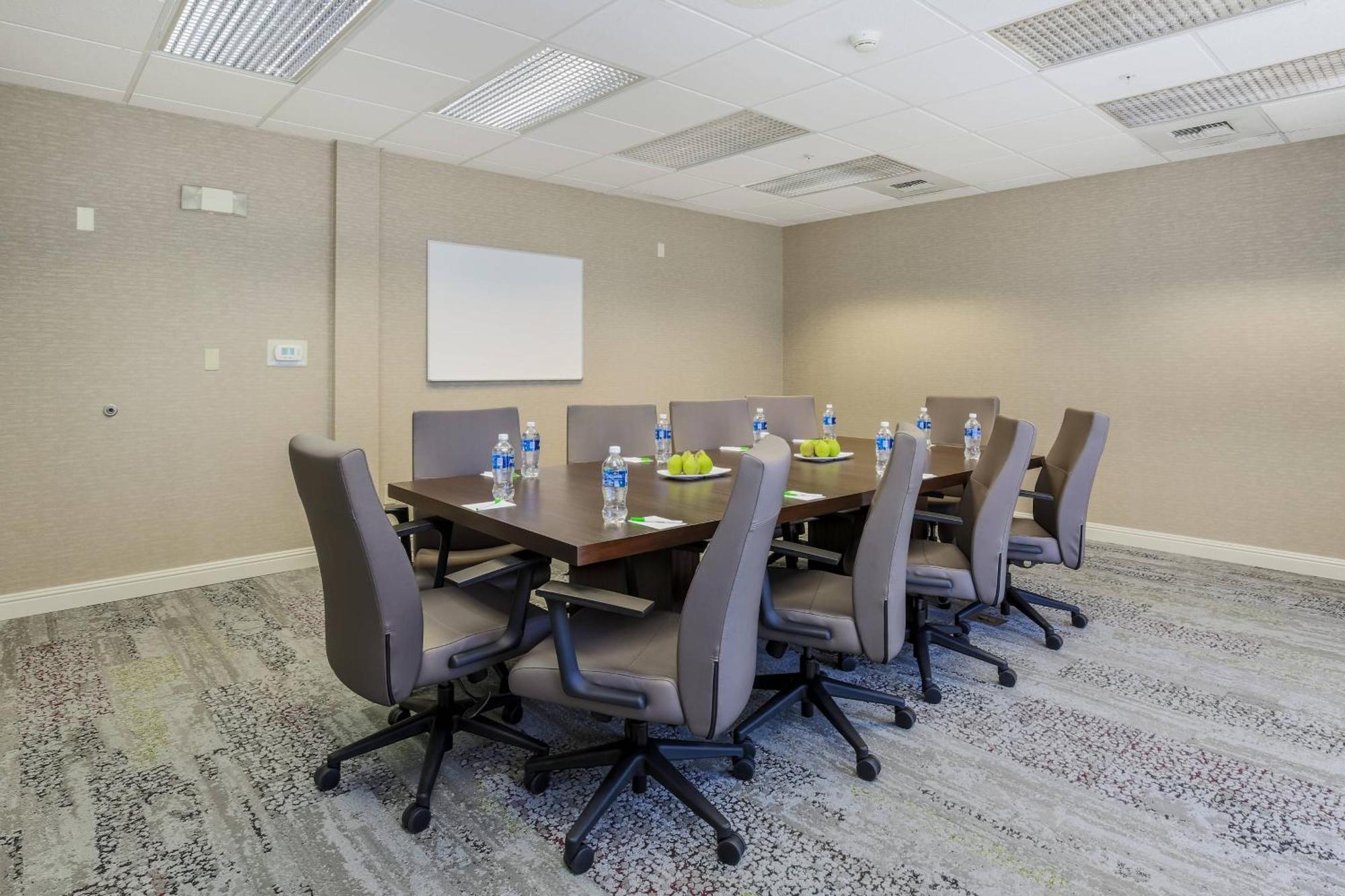 Courtyard By Marriott Roseville Galleria Mall/Creekside Ridge Drive Bagian luar foto